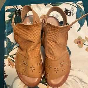 Mix Mooz Sandals Size 8.5 Worn Once In Color Wheat.
